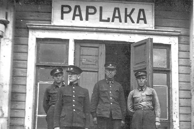 Paplaka railway station