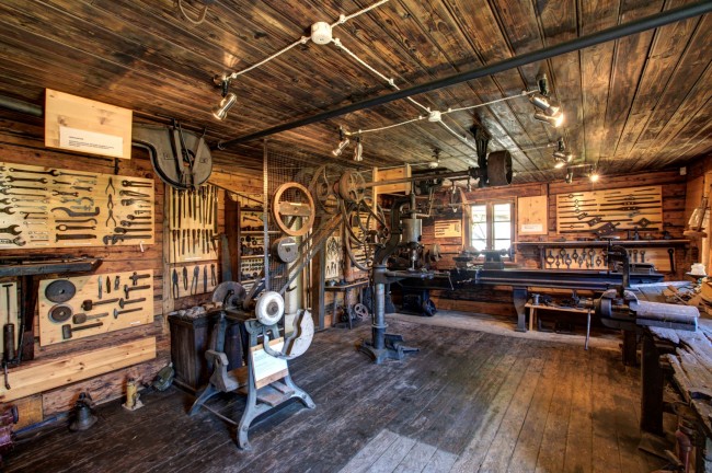 Ööbikuoru hydro workshop museum
