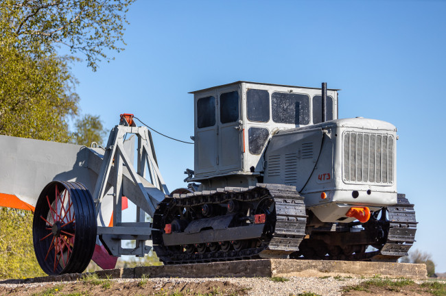 P108-Tractor&ditch digger